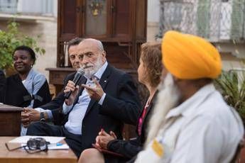 Il made in Italy dei migranti, il loro lavoro dietro i prodotti tipici Il made in Italy dei migranti, il loro lavoro dietro i prodotti tipici