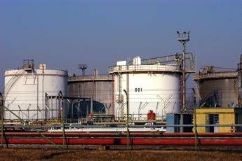 Eni: nella raffineria di Gela il più grande cantiere di bonifica europeo Eni: nella raffineria di Gela il più grande cantiere di bonifica europeo