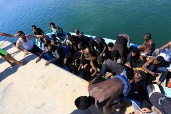 Migranti, Minniti: -70% arrivi negli ultimi cinque mesi Migranti, Minniti: -70% arrivi negli ultimi cinque mesi