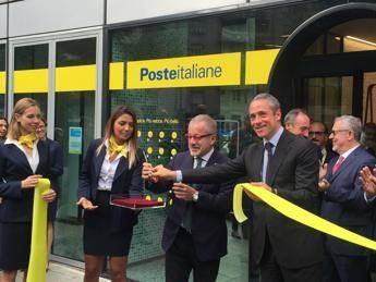 Inaugurato a Milano il primo ufficio postale del futuro Inaugurato a Milano il primo ufficio postale del futuro