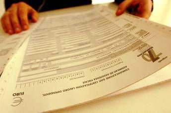 Fisco: +2 miliardi entrate in dieci mesi Fisco: +2 miliardi entrate in dieci mesi