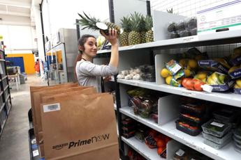 Cambia o chiudi, ciclone Amazon sui supermercati