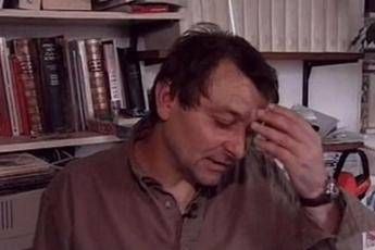 Via il passaporto a Cesare Battisti Via il passaporto a Cesare Battisti