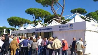 Oltre 4.600 check-up nella prima giornata di Tennis & Friends Oltre 4.600 check-up nella prima giornata di Tennis & Friends