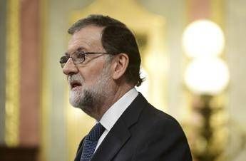 Catalogna, ultimatum Rajoy: 5 giorni per chiarire su indipendenza Catalogna, ultimatum Rajoy: 5 giorni per chiarire su indipendenza