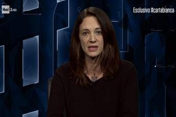 Lo sfogo di Asia Argento: Lascio l'Italia Lo sfogo di Asia Argento: Lascio l'Italia