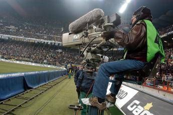 Diritti tv, cambia la legge: meno soldi alle big Diritti tv, cambia la legge: meno soldi alle big