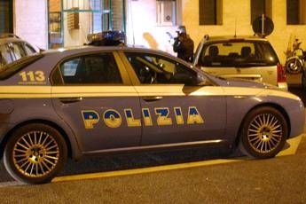 Roma, nonna con bastone fa fuggire ladro Roma, nonna con bastone fa fuggire ladro