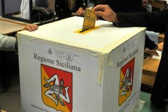 Elezioni regionali in Sicilia: attesa per lo spoglio Elezioni regionali in Sicilia: attesa per lo spoglio