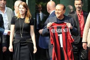 Berlusconi: Cinesi hanno rispettato impegni per Milan Berlusconi: Cinesi hanno rispettato impegni per Milan