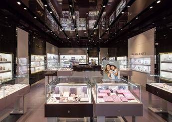 Stroili inaugura boutique nel Citylife Shopping District Stroili inaugura boutique nel Citylife Shopping District