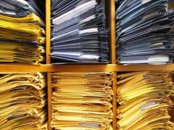 Fardello burocrazia: costa 33 miliardi l'anno Fardello burocrazia: costa 33 miliardi l'anno