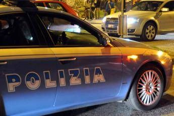 Coppia uccisa e avvolta nel cellophane, si cerca il figlio Coppia uccisa e avvolta nel cellophane, si cerca il figlio