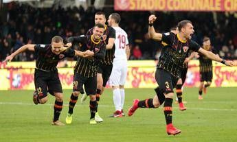 Benevento-Milan, l'incredibile gol del portiere Brignoli Benevento-Milan, l'incredibile gol del portiere Brignoli