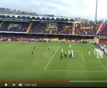 'Ora segna il portiere', il tifoso-veggente e il gol di Brignoli 'Ora segna il portiere', il tifoso-veggente e il gol di Brignoli