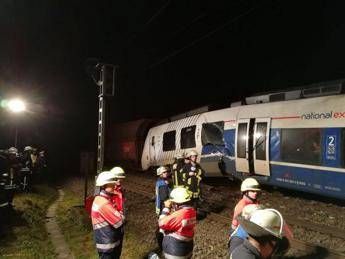 Germania, scontro tra treni: 50 feriti Germania, scontro tra treni: 50 feriti