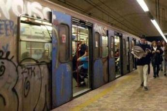 Ve so' spariti i treni?, caos metro Roma Ve so' spariti i treni?, caos metro Roma