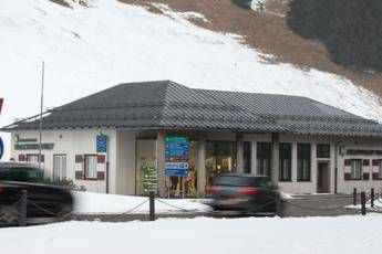 Austria e passaporto a italiani in Alto Adige, polemica con Ue Austria e passaporto a italiani in Alto Adige, polemica con Ue