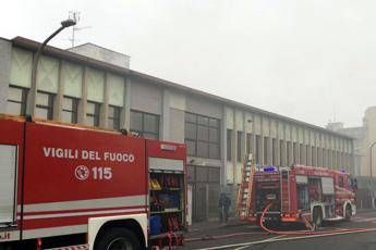 Firenze, cadavere carbonizzato dentro capannone Firenze, cadavere carbonizzato dentro capannone