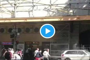 Melbourne, la folla inferocita contro il Suv Melbourne, la folla inferocita contro il Suv