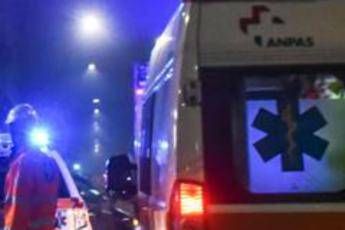 Si schianta con l'auto contro un pilone: muore 23enne Si schianta con l'auto contro un pilone: muore 23enne