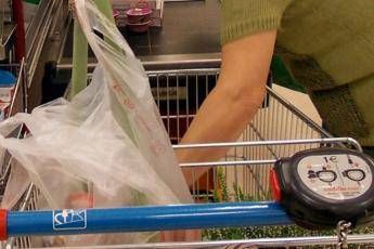 I sacchetti della discordia, le bufale sugli shopper bio I sacchetti della discordia, le bufale sugli shopper bio