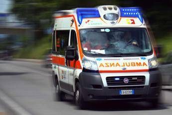 Schianto tra moto e auto: Salaria in tilt Schianto tra moto e auto: Salaria in tilt