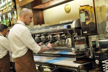 Aumenta il caffè al bar: Torino record a 1,10 euro Aumenta il caffè al bar: Torino record a 1,10 euro