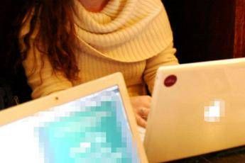Foto figli sui social, multe fino a 10mila euro Foto figli sui social, multe fino a 10mila euro