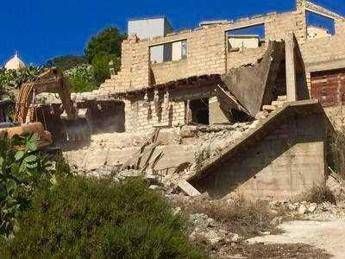 Sicilia, demoliti 71 edifici fuorilegge Sicilia, demoliti 71 edifici fuorilegge
