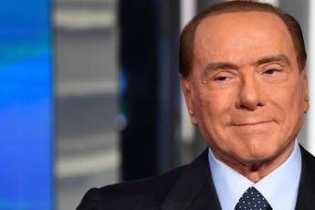Berlusconi denuncia Di Maio Berlusconi denuncia Di Maio