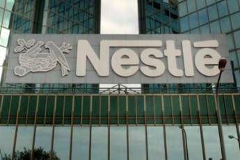 Ferrero mangia le barrette Nestlé Ferrero mangia le barrette Nestlé