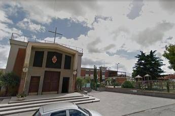Roma, prete prende a schiaffi i bimbi al catechismo Roma, prete prende a schiaffi i bimbi al catechismo