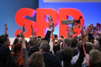 Spd dice sì a coalizione con Merkel Spd dice sì a coalizione con Merkel