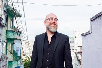 Mario Biondi tra Sanremo, 'Brasil' e live nei palazzetti Mario Biondi tra Sanremo, 'Brasil' e live nei palazzetti