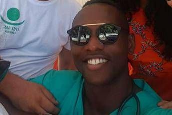 Non mi faccio visitare da un negro Non mi faccio visitare da un negro