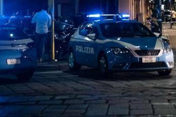 Dammi soldi o ti taglio la gola: segregata dal figlio per 8 anni Dammi soldi o ti taglio la gola: segregata dal figlio per 8 anni