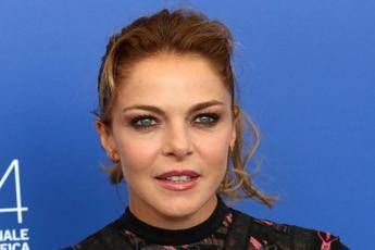 Claudia Gerini: Sesso a 3? Tutto falso Claudia Gerini: Sesso a 3? Tutto falso