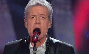 Voglio andar via, Baglioni apre la terza serata del Festival Voglio andar via, Baglioni apre la terza serata del Festival