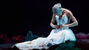Il Balletto di Roma in scena al Teatro Quirino di Roma con 'Il Lago' firmato da Fabrizio Monteverde Il Balletto di Roma in scena al Teatro Quirino di Roma con 'Il Lago' firmato da Fabrizio Monteverde