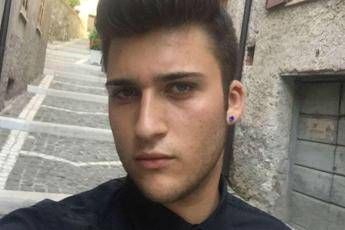 Chi è Lorenzo, l'eroe dei binari Chi è Lorenzo, l'eroe dei binari