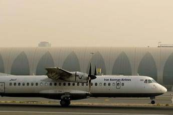 Aereo precipita in Iran: tutti morti i 66 passeggeri Aereo precipita in Iran: tutti morti i 66 passeggeri