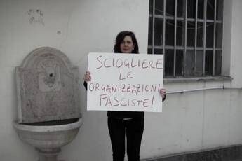 Stop fascismo, Boldrini come Bob Dylan Stop fascismo, Boldrini come Bob Dylan