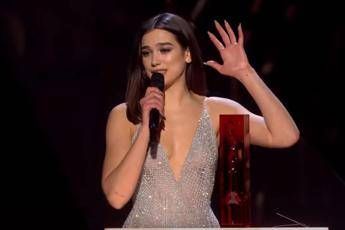 Dua Lipa e Stormzy trionfano ai Brit Awards Dua Lipa e Stormzy trionfano ai Brit Awards