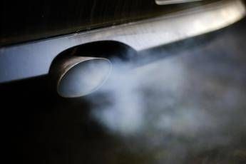 Soffocati in auto mentre fanno sesso Soffocati in auto mentre fanno sesso