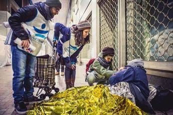 Servono coperte, emergenza gelo a Milano Servono coperte, emergenza gelo a Milano