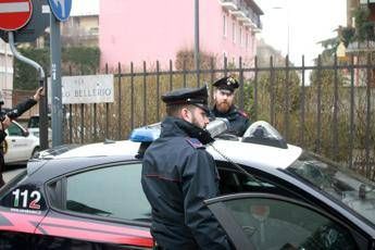 Tenta di aggredire leghista in via Bellerio Tenta di aggredire leghista in via Bellerio