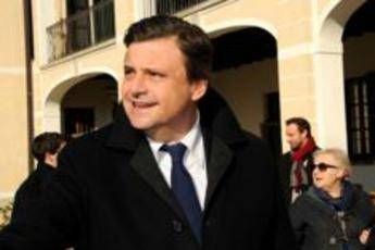 Calenda si iscrive al Pd: Va risollevato Calenda si iscrive al Pd: Va risollevato