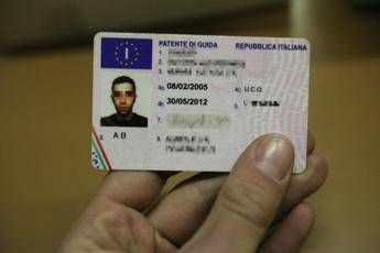 Patente non a norma: Italia rischia multa Ue Patente non a norma: Italia rischia multa Ue