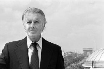 Addio a Hubert de Givenchy, lo stilista di Audrey e Jackie Addio a Hubert de Givenchy, lo stilista di Audrey e Jackie